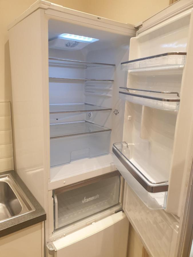 London Luxury Apartments 3 Bedroom Sleeps 8 With 3 Bathrooms 4 Mins Walk To Tube Free Parking Ilford Exteriér fotografie
