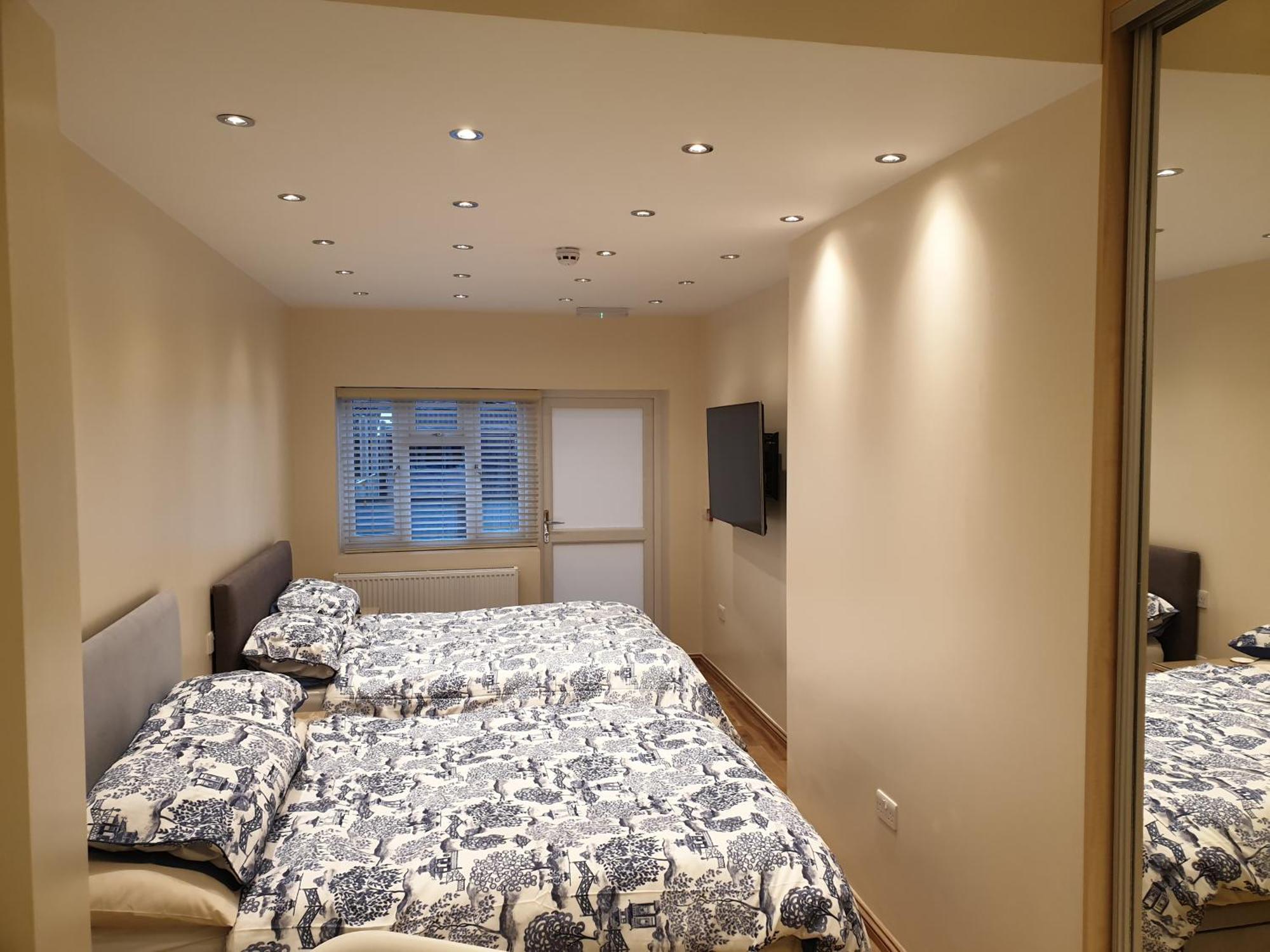 London Luxury Apartments 3 Bedroom Sleeps 8 With 3 Bathrooms 4 Mins Walk To Tube Free Parking Ilford Exteriér fotografie